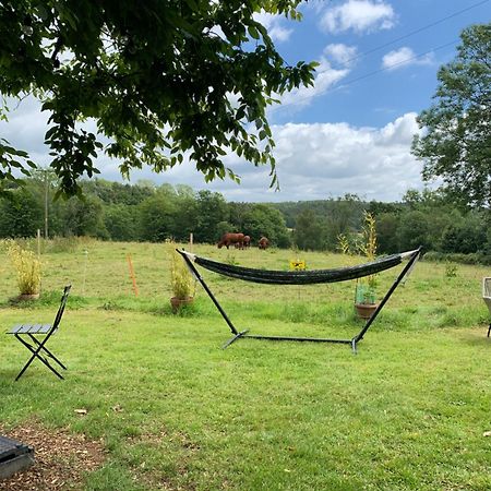 American School Bus Retreat With Hot Tub In Sussex Meadow Ъкфийлд Екстериор снимка